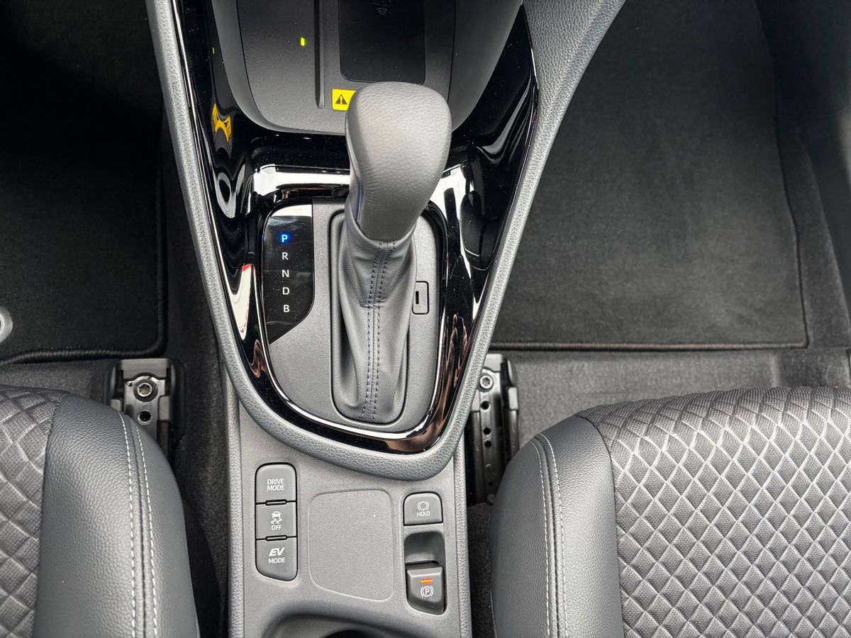 Toyota Yaris Hybrid Style Plus *Safety-Paket*
