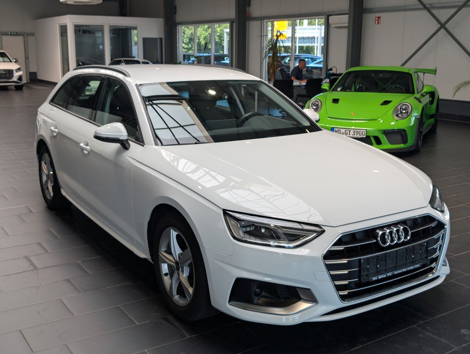 Audi A4 Avant 35 TDI S tronic advanced - Samsaru's Car Outlet