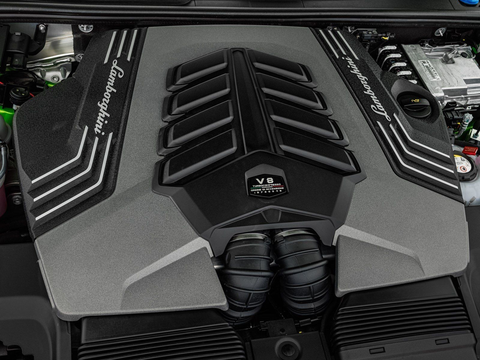 Lamborghini Urus SE - Samsaru's Car Outlet
