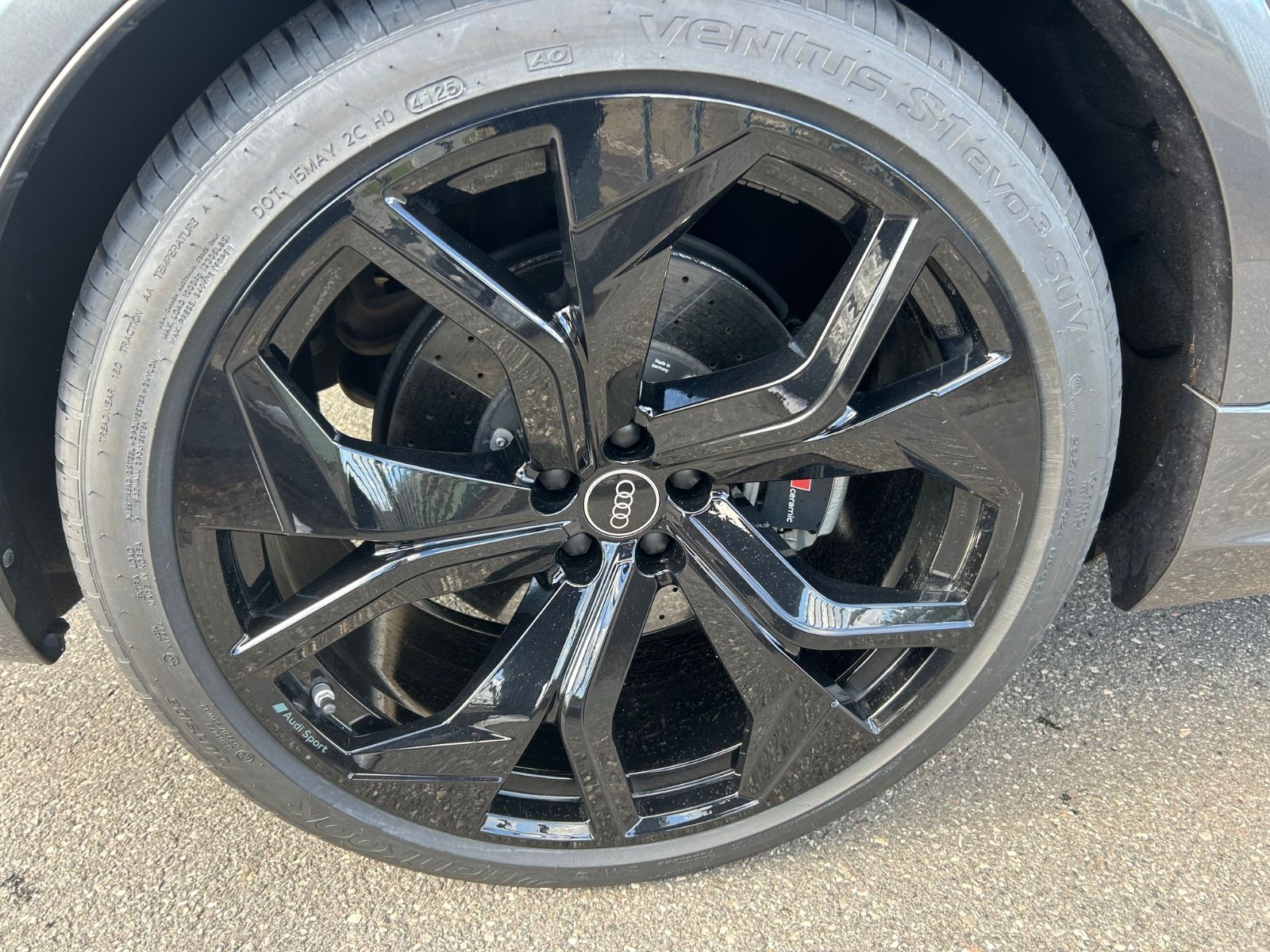 Audi RSQ8 DYN 4.0 TFSI Quattro TÜV-NEU-VMAX-2xCarbon