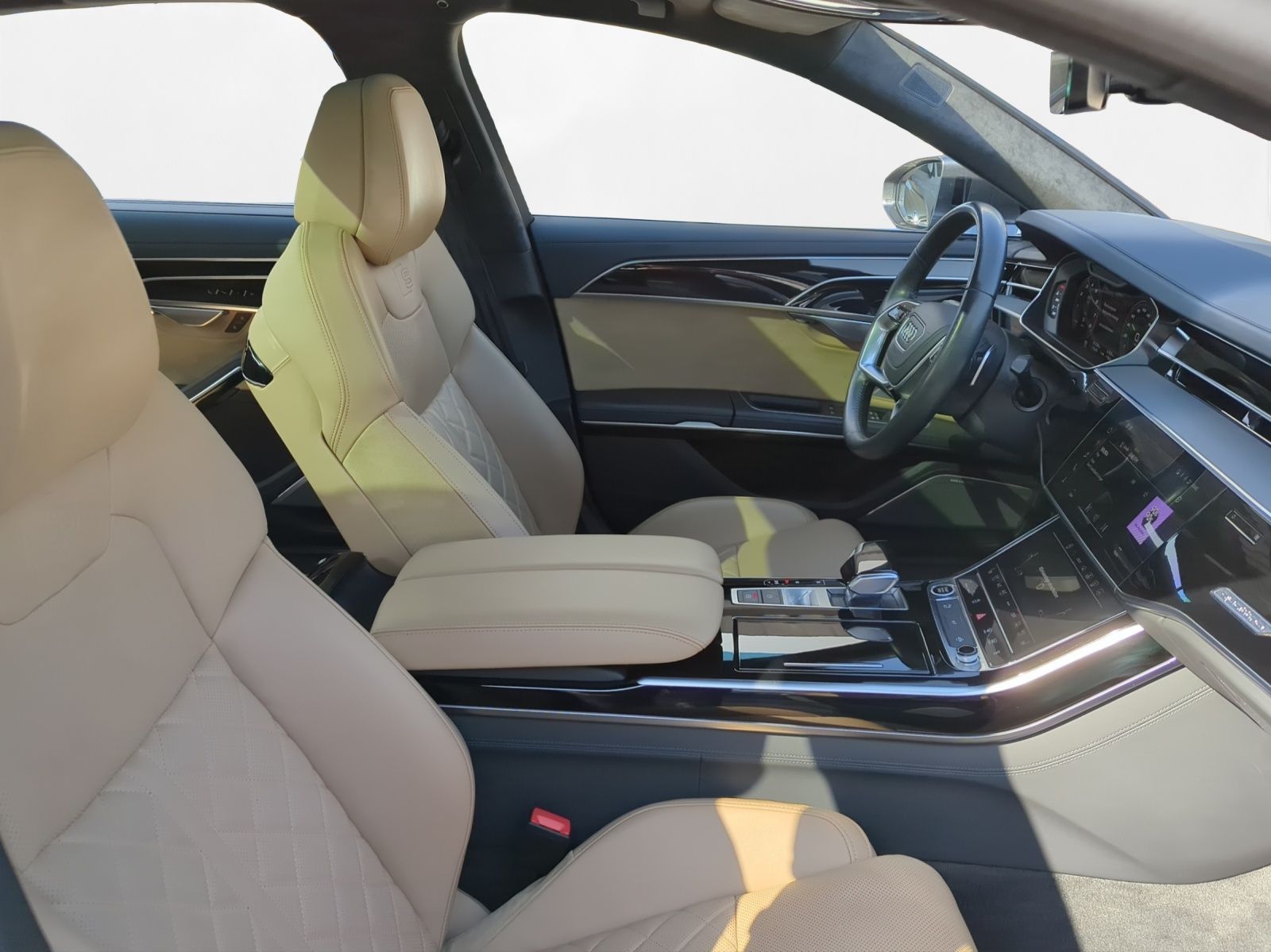Audi A8 60 4.0 TFSI lang quattro - Samsaru's Car Outlet