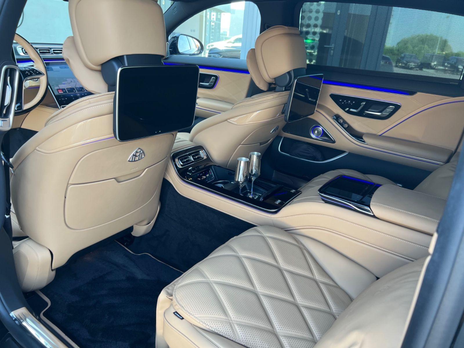 Mercedes-Benz S 680 Maybach - Samsaru's Car Outlet