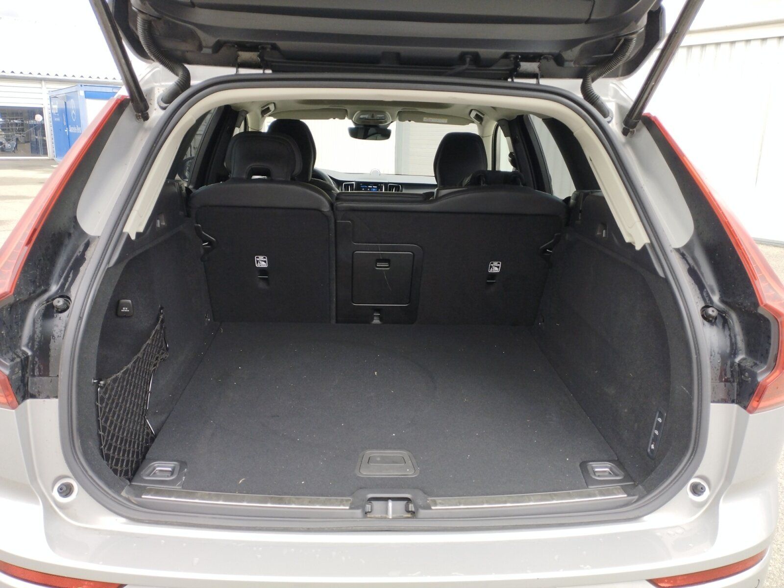 Volvo XC 60 B5 Benzin AWD Ultimate Dark SHD+NAVI+AHK