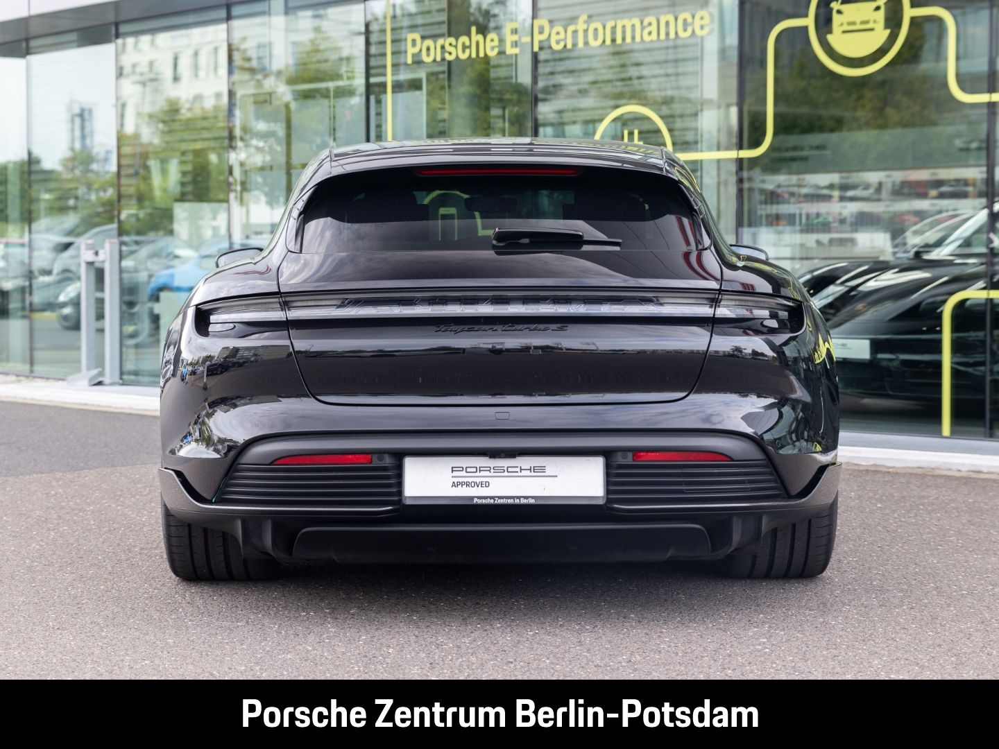 Porsche Taycan Turbo S Sport Turismo Burmester LED