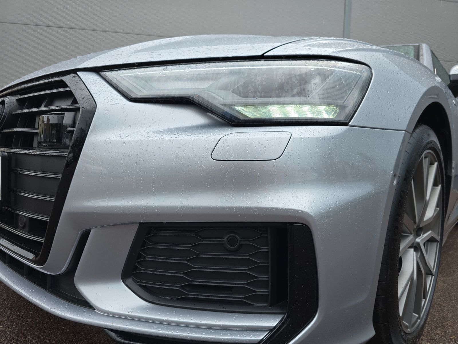 Audi A6 Avant 40 TDI qu S line - Samsaru's Car Outlet