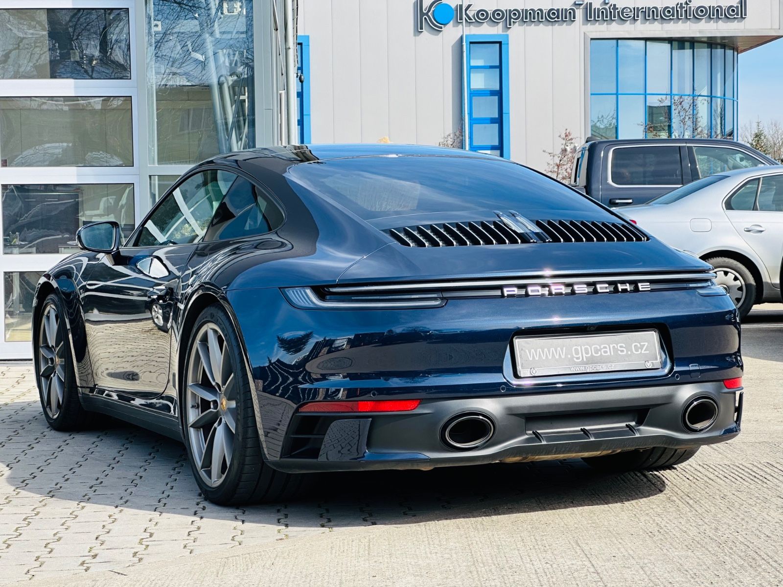 Porsche 911 Carrera 4S - Samsaru's Car Outlet