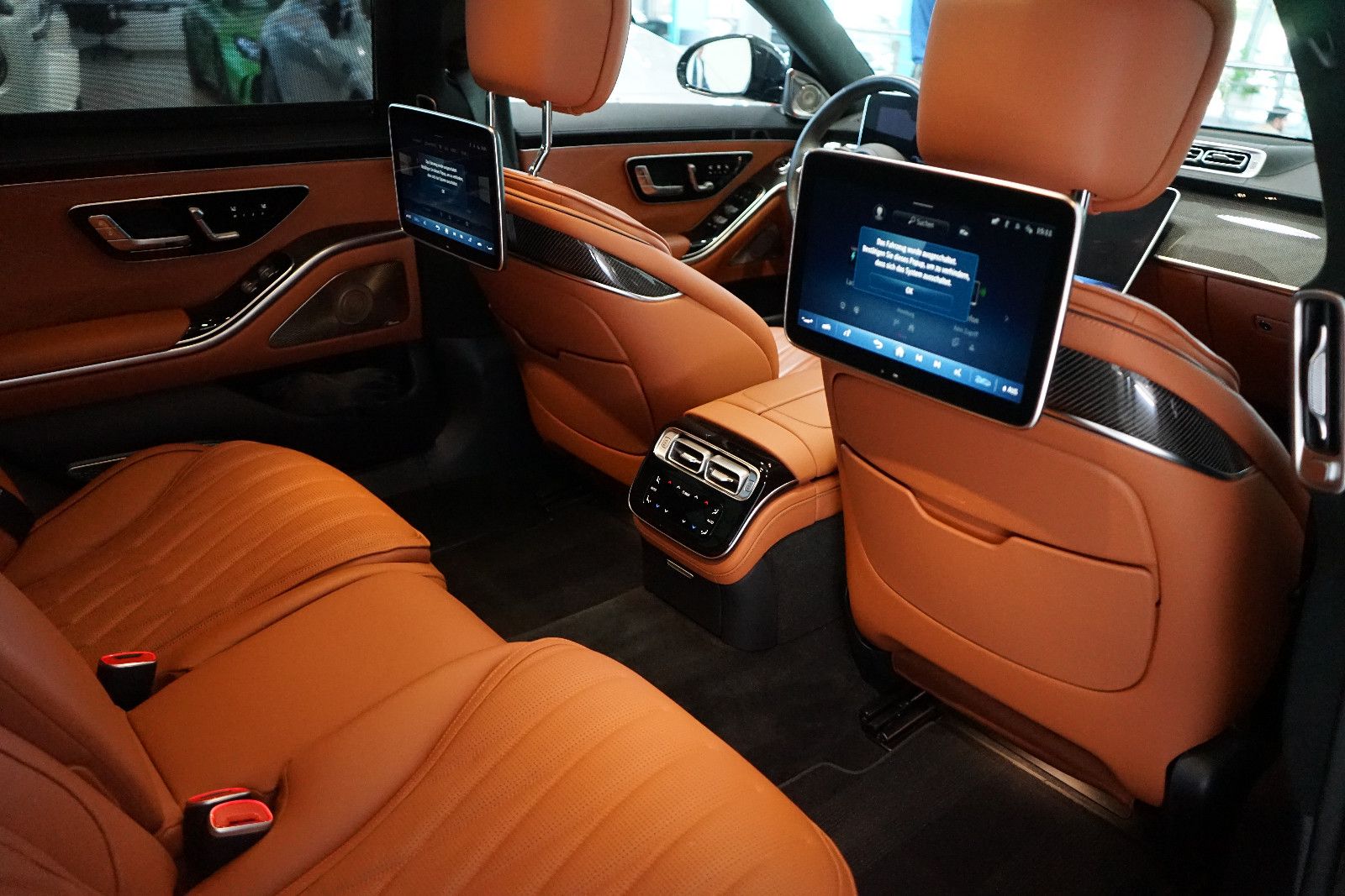 Mercedes-Benz S 63 AMG E-Performance 4M+ L Massage+TV+Panorama