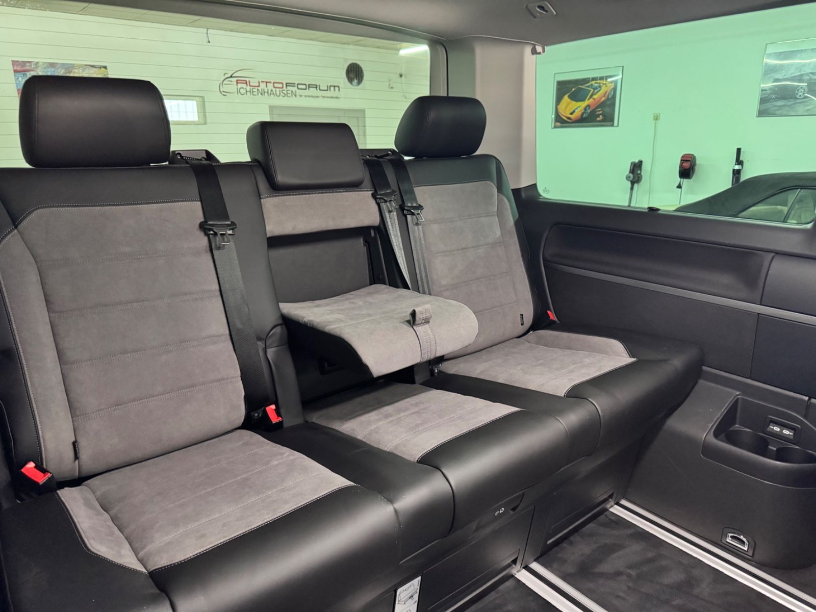 Volkswagen T6.1 Multivan 2.0 TDI DSG - Samsaru's Car Outlet