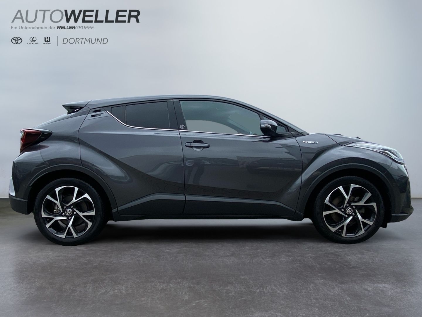 Toyota C-HR 2.0 Hybrid Team - Samsaru's Car Outlet