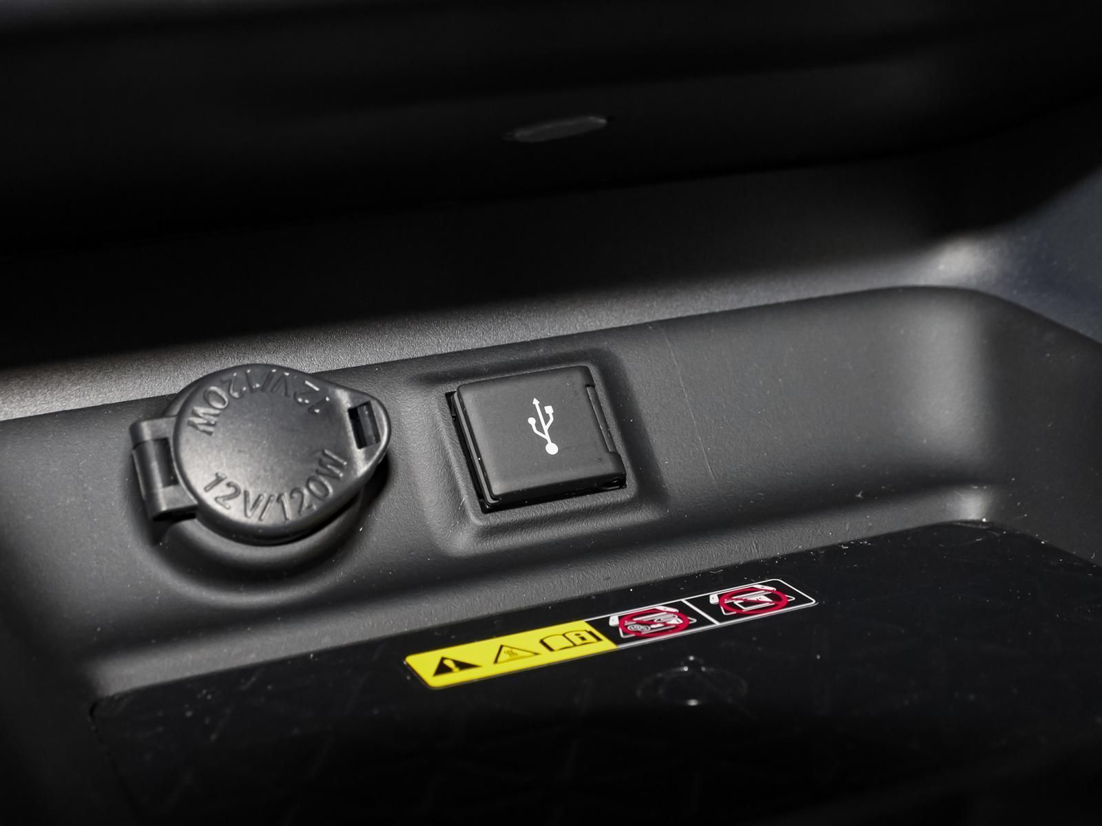 Toyota RAV 4 2.5 Hybrid Style - Samsaru's Car Outlet