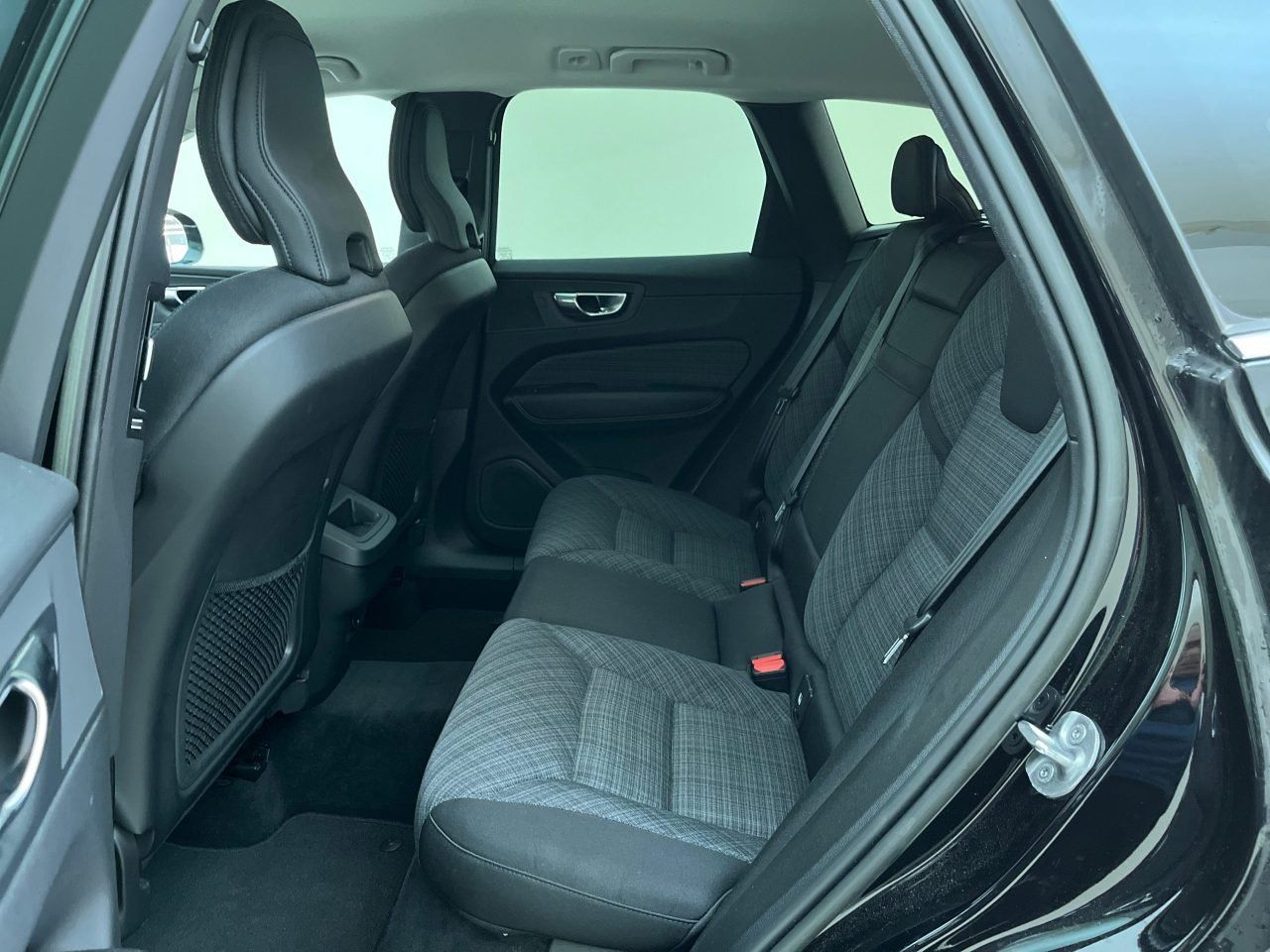 Volvo XC 60 B4 AHK El.Heckkl. LED Lane