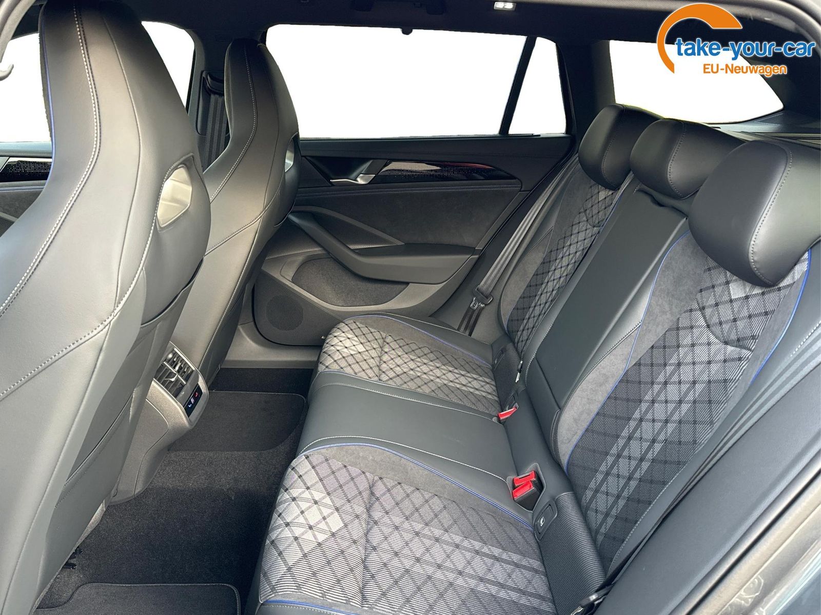 Volkswagen Passat Variant R-Line AHK+PANO+NAVI+Head-UP+M...