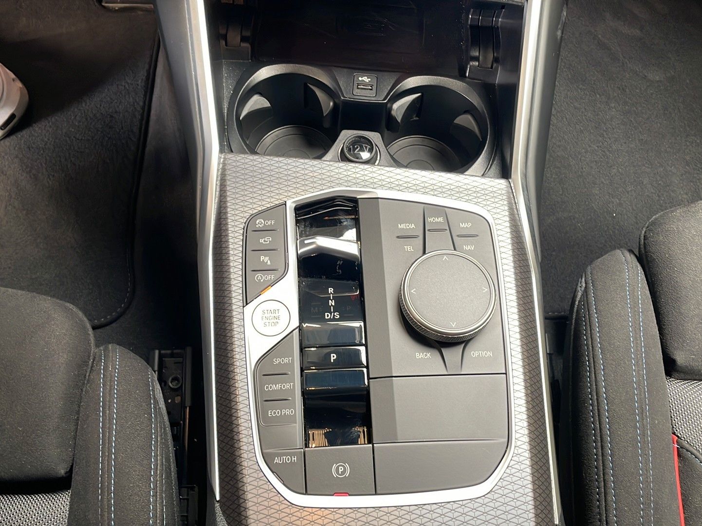 BMW 320i Touring M-Sport ACC AHK HiFi HUD 360° FL2