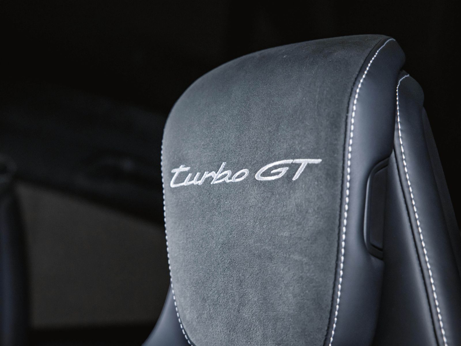 Porsche Taycan Turbo GT PTS 18 Wege Burmester