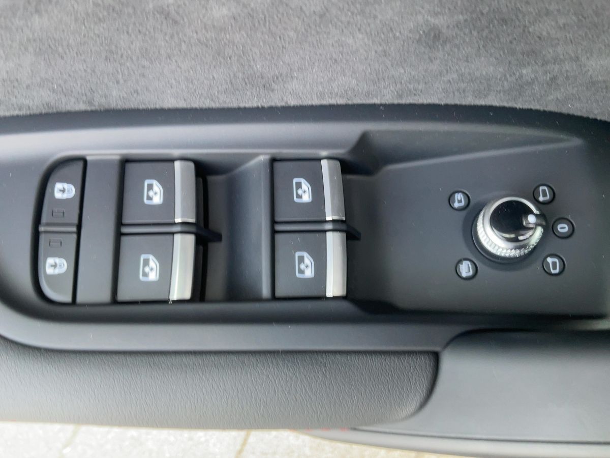 Audi Q5 35 TDI S-TR ADVANCED - Samsaru's Car Outlet