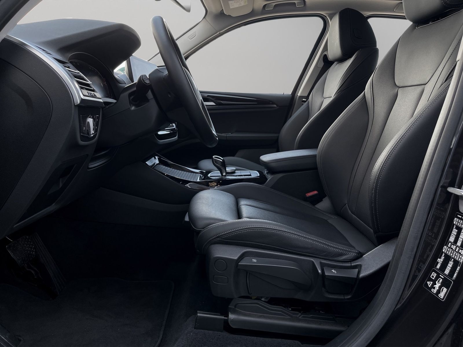 BMW X3 xDrive20i - Samsaru's Car Outlet