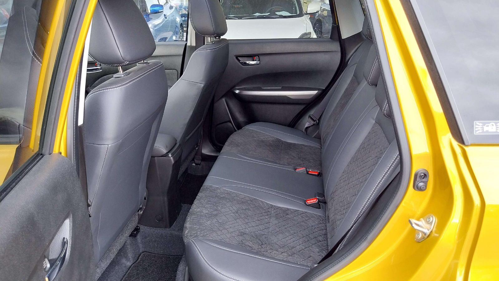 Suzuki Vitara 1.5 Dualjet Hybrid AGS Comfort+ - Samsaru's Car Outlet