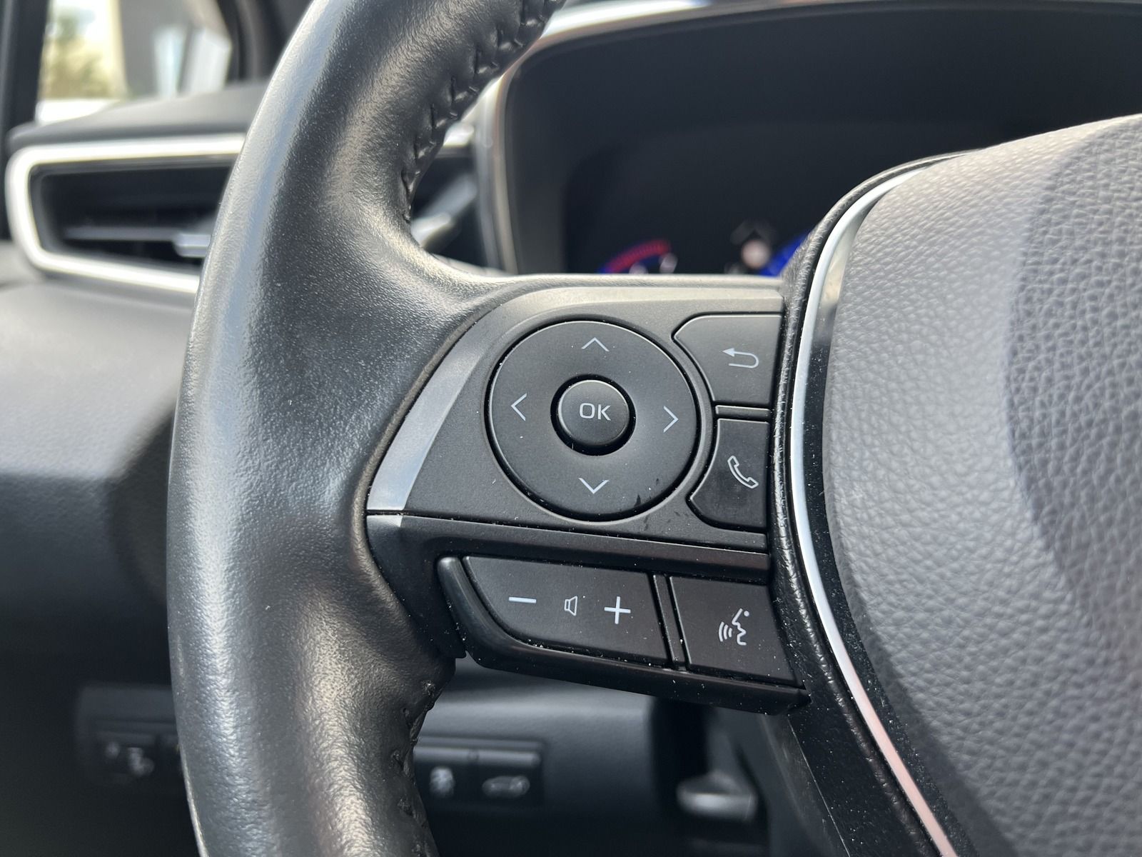 Toyota Corolla Touring Hybrid - Samsaru's Car Outlet