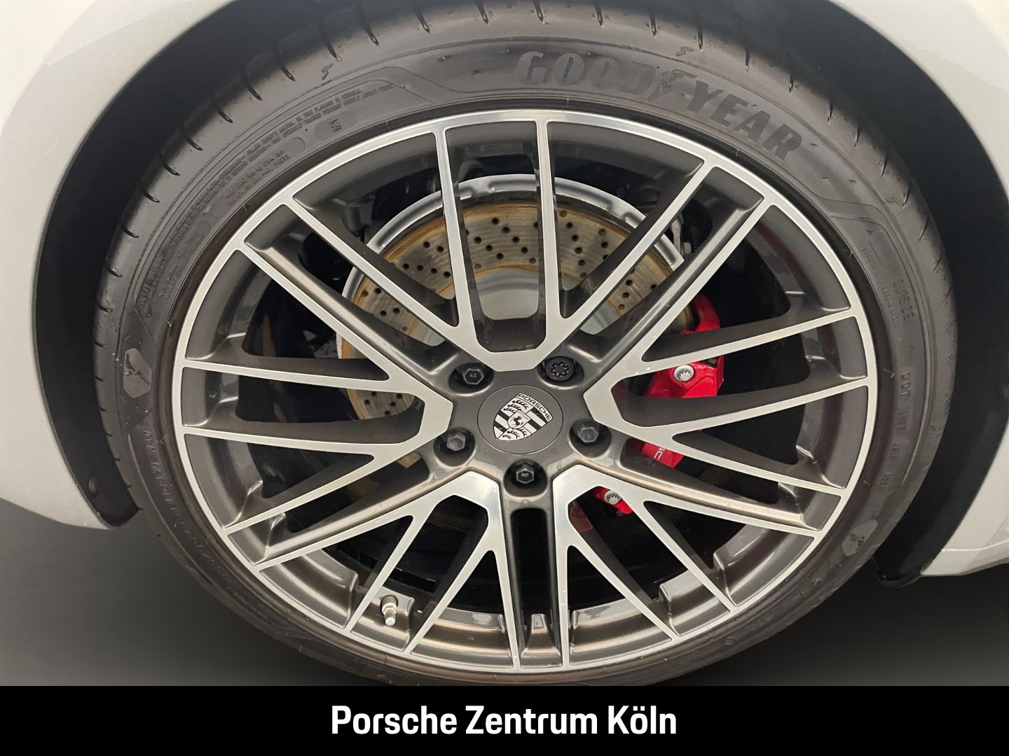 Porsche 992 911 Carrera 4S HA-Lenkung Nachtsicht BOSE