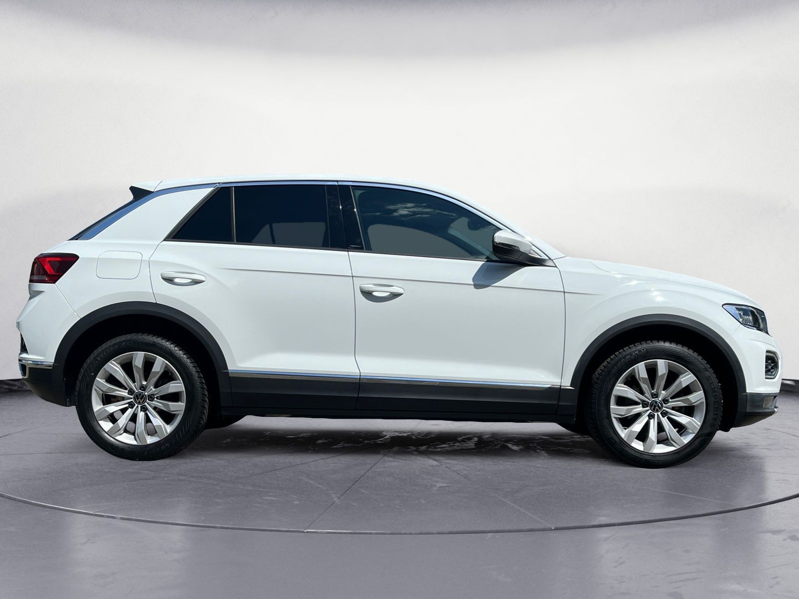 Volkswagen T-Roc 1.5 TSI ACT Sport - Samsaru's Car Outlet