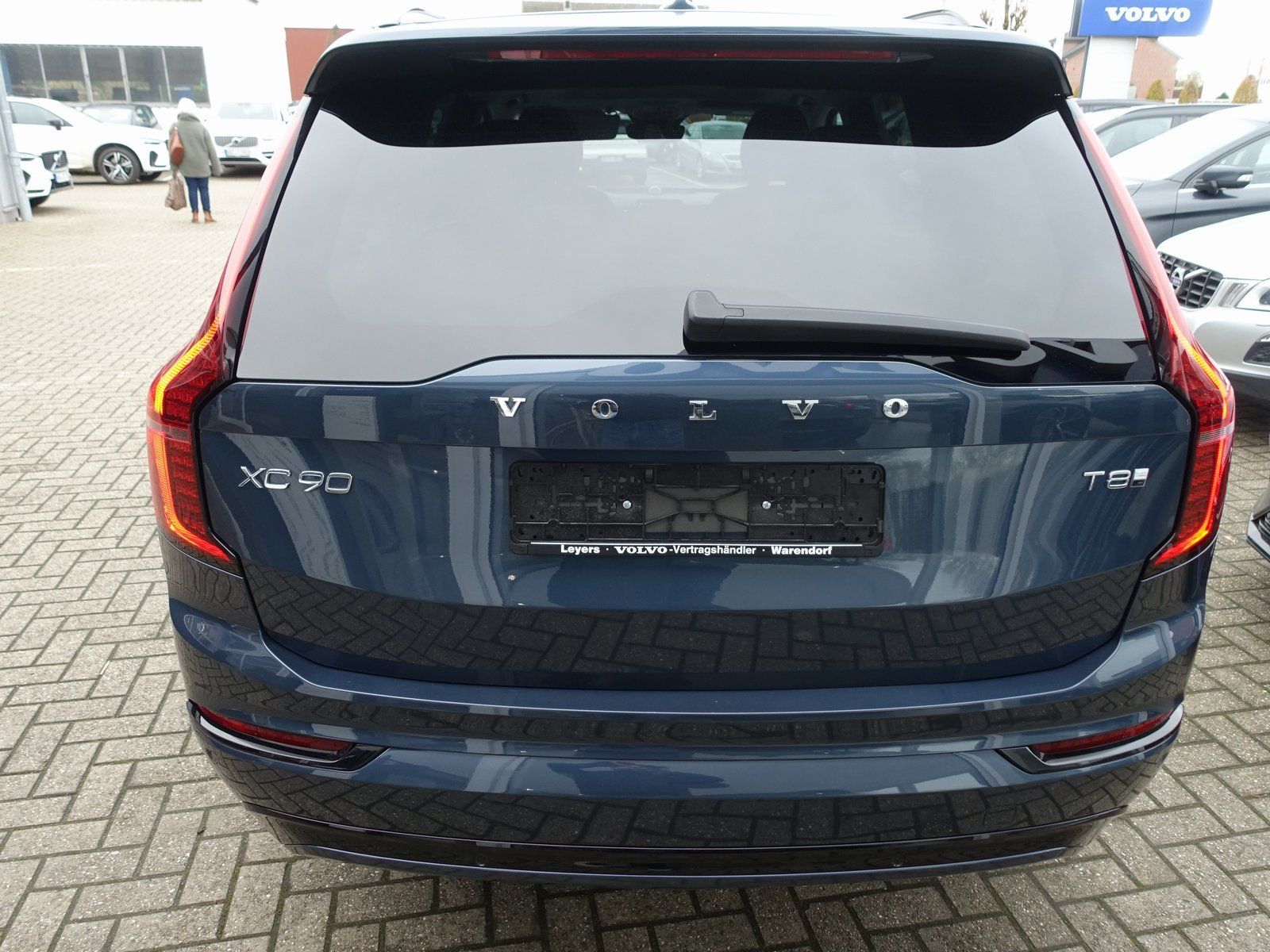 Volvo XC90 Plus T8 AWD/B&W/HeadUP/Pano/360°/FourC/AHK