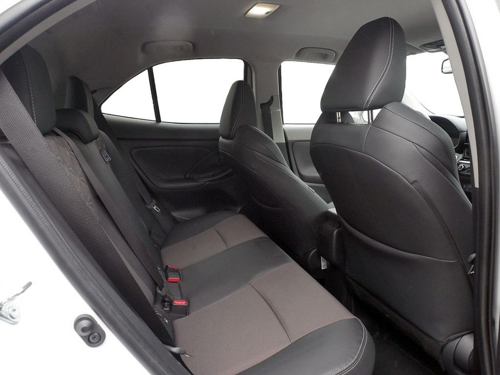 Toyota Yaris Cross Hybrid H&R SHZ KAMERA NAVI ACC LED