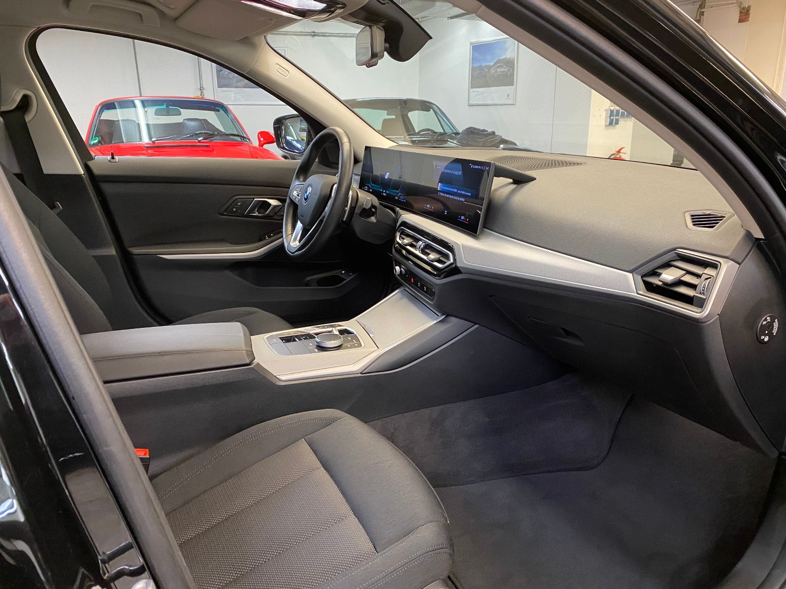 BMW 330e Touring - Samsaru's Car Outlet