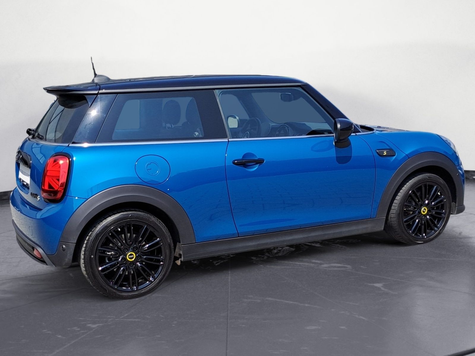 MINI Cooper SE - Samsaru's Car Outlet