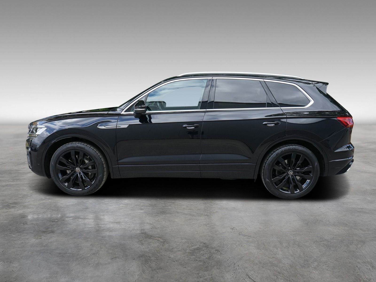 Volkswagen Touareg 4.0 V8 TDI R-Line - Samsaru's Car Outlet