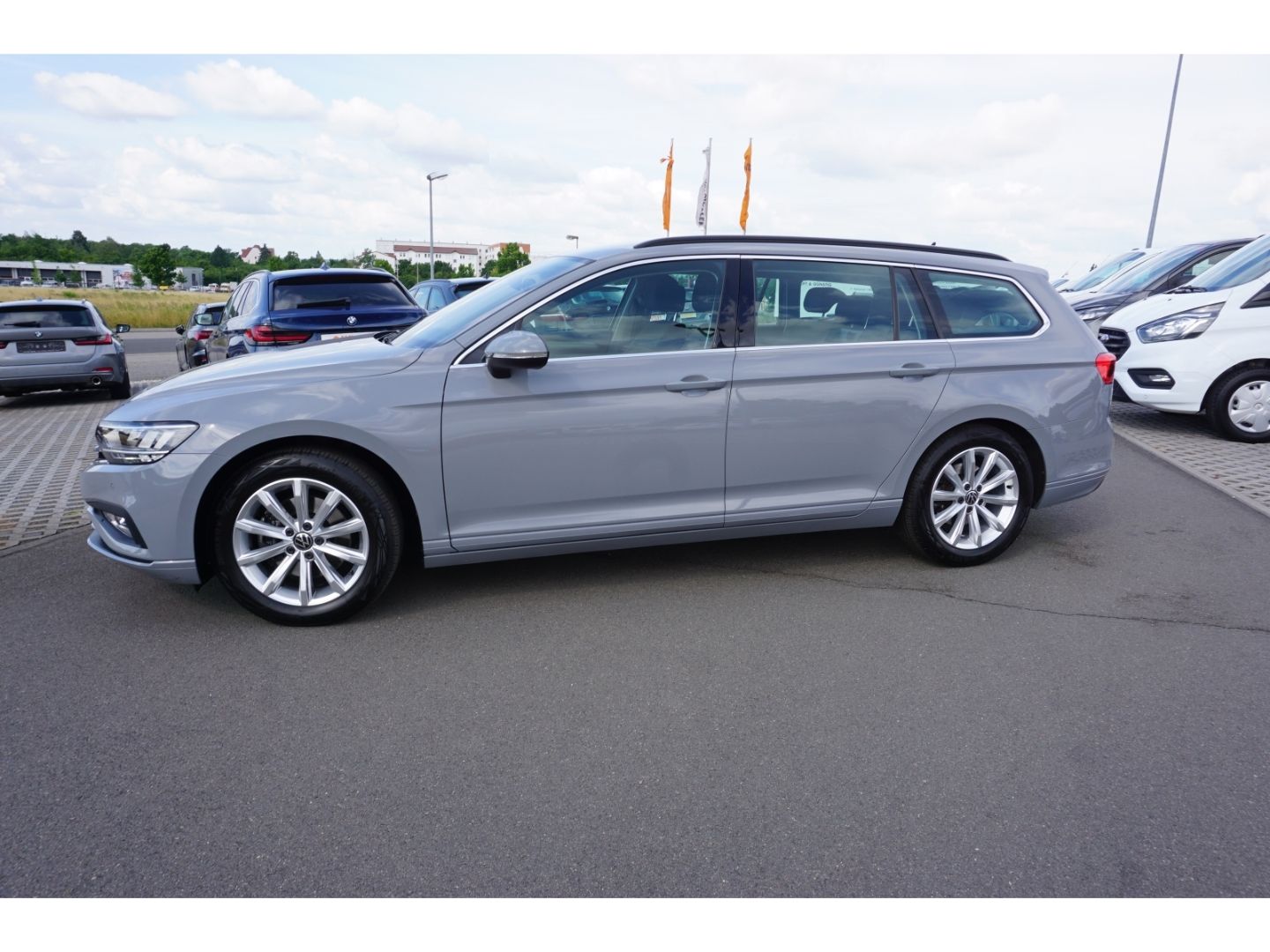 Volkswagen Passat 1.5TSI-DSG - Samsaru's Car Outlet