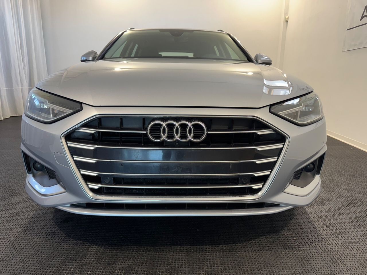 Audi A4 35 TDI S tronic Business Advanced - Samsaru's Car Outlet