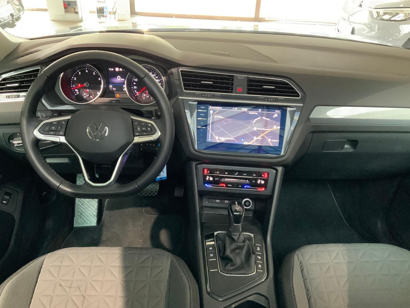 Volkswagen Tiguan Life 1.5 TSI DSG - Samsaru's Car Outlet