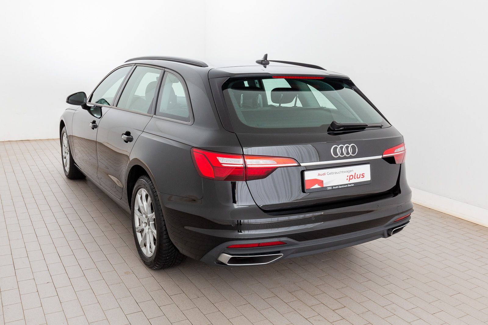Audi A4 Avant 35 TFSI - Samsaru's Car Outlet