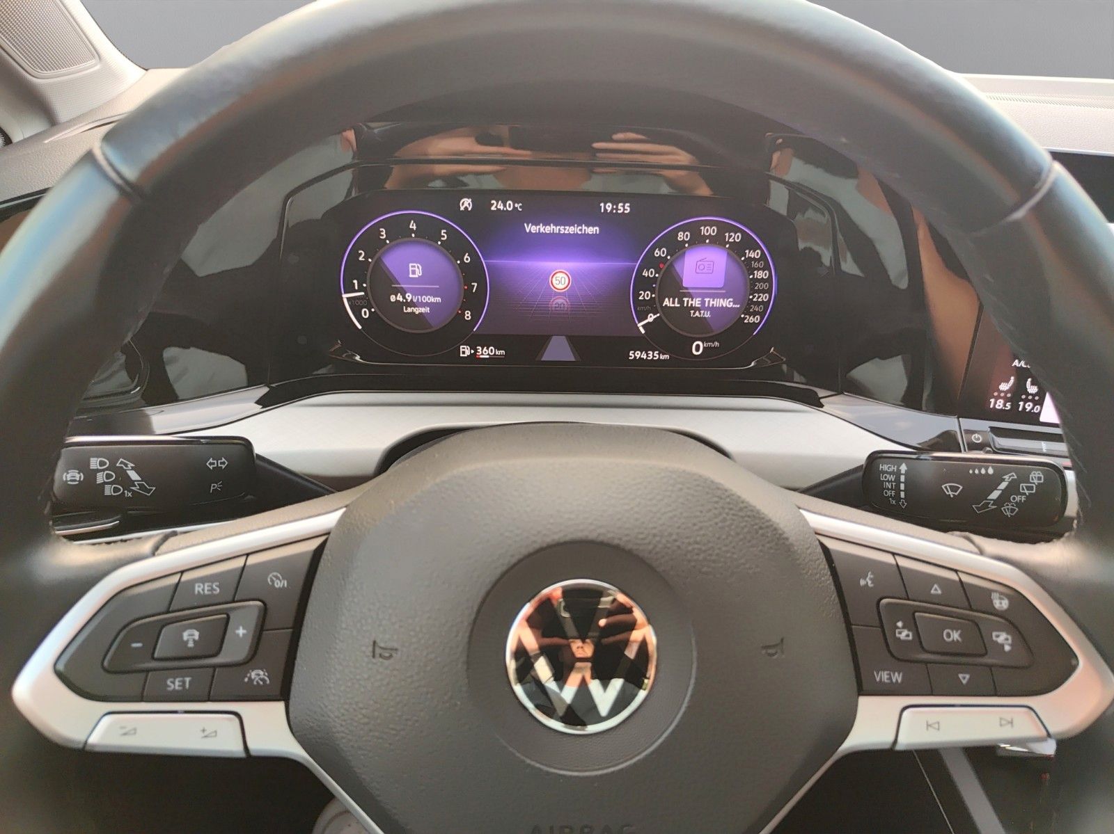 Volkswagen Golf VIII Variant 1.5 TSI - Samsaru's Car Outlet