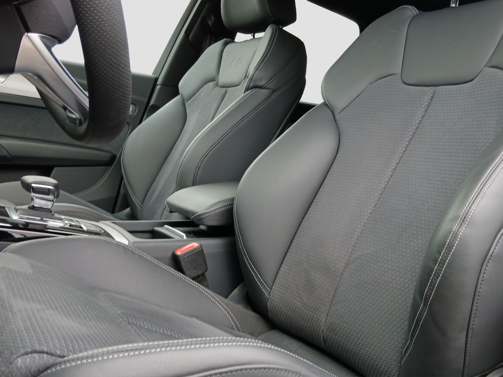 Audi Q5 50 TFSI e quattro S-tronic S line Matrix Stan