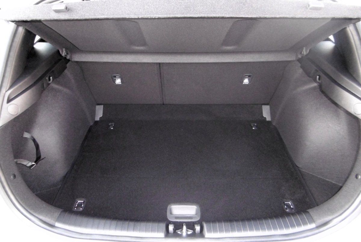 Kia Ceed 1.6 CRDi DCT Vision - Samsaru's Car Outlet