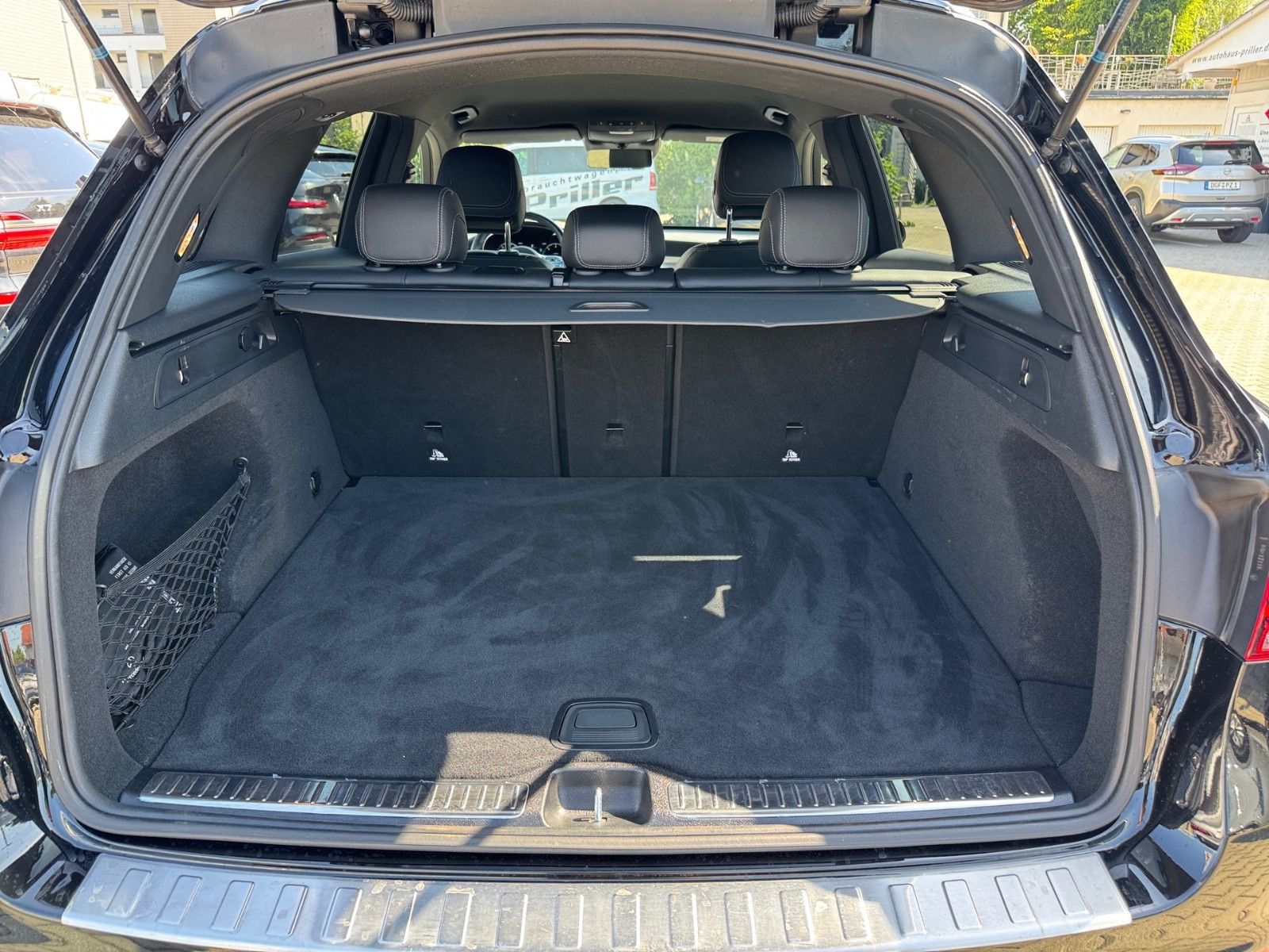 Mercedes-Benz GLC 400d 4Matic AMG-Line - Samsaru's Car Outlet
