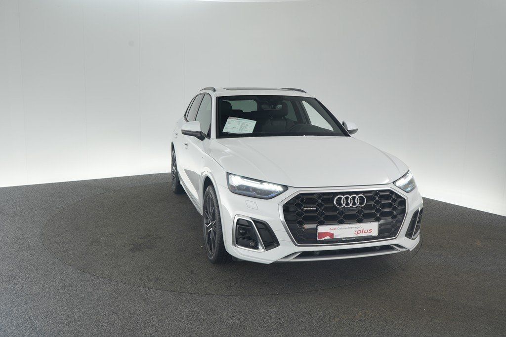 Audi Q5 55 TFSIe quattro S tronic S line AHK Pano