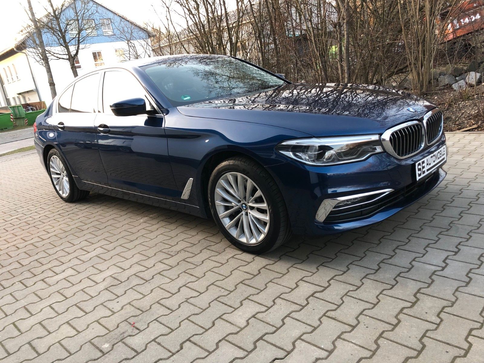 BMW 530 d xDrive *HEAD-UP-LEDER-NAVI*KAME*KOMFOR*LED