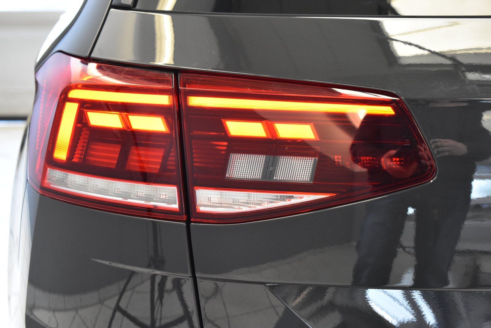 Volkswagen Passat Variant 1.4TSI Hybrid GTE DSG - Samsaru's Car Outlet