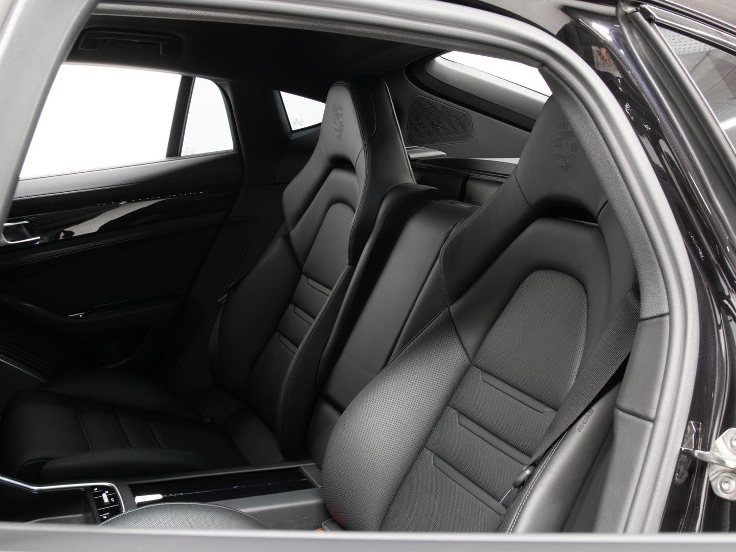 Porsche Panamera 4 E-Hybrid Platinum Edition