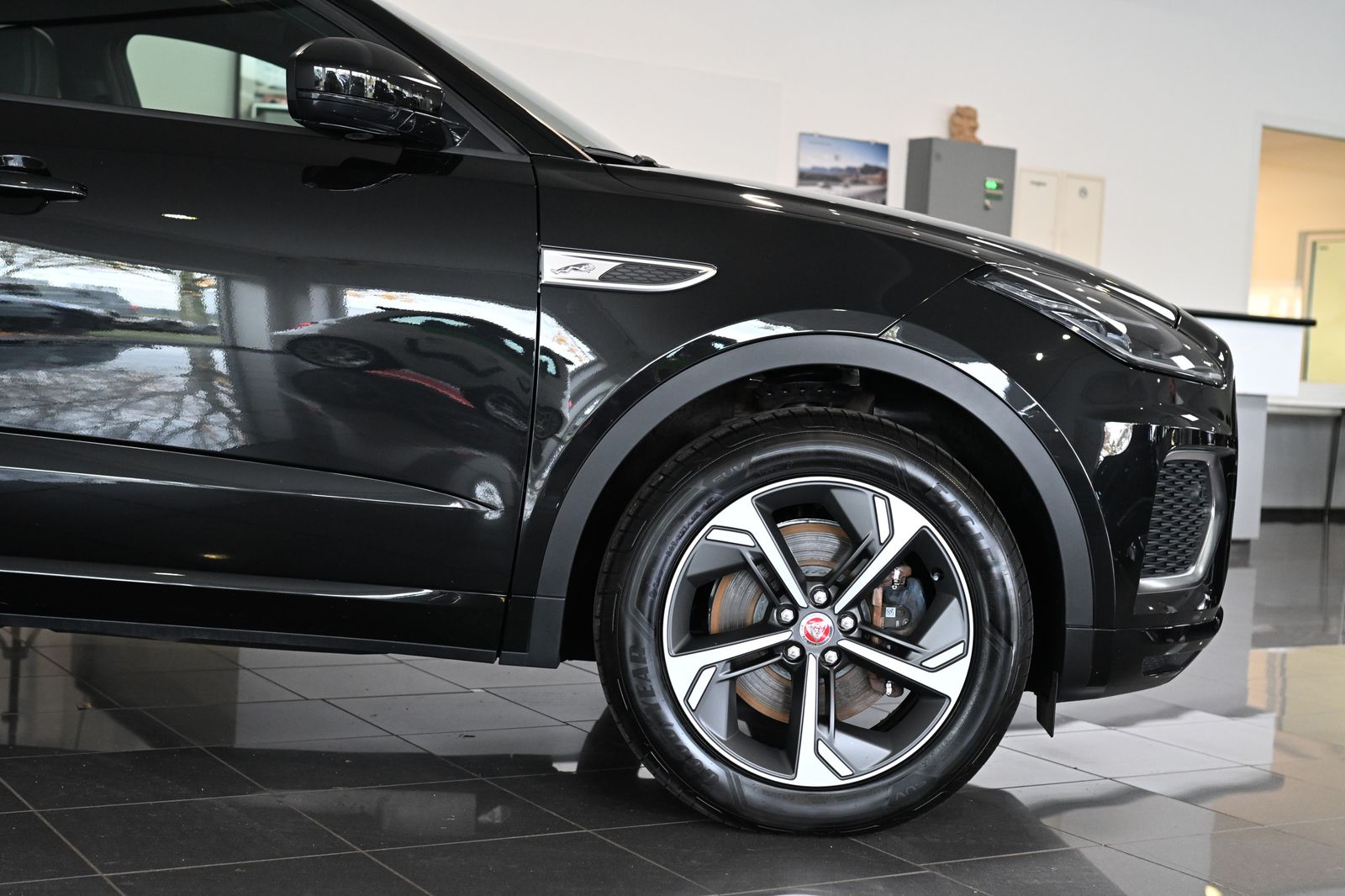Jaguar E-PACE D163 R-Dynamic SE AWD Leder ACC 19"