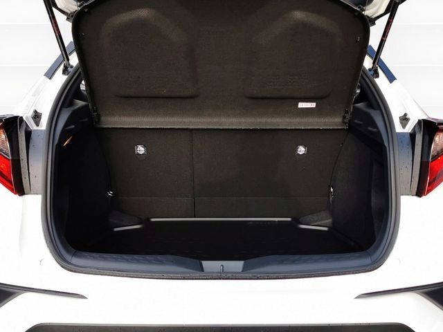 Toyota C-HR 1.8 Hybrid Business Edition - Samsaru's Car Outlet