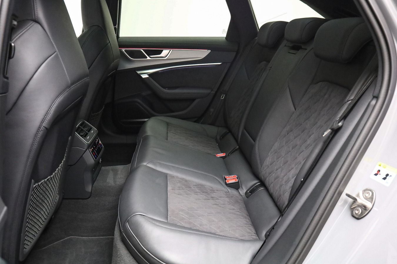 Audi RS 6 Avant*LASER*RS-AGA*280KM/H*HUD*AHK*PANO*OPT