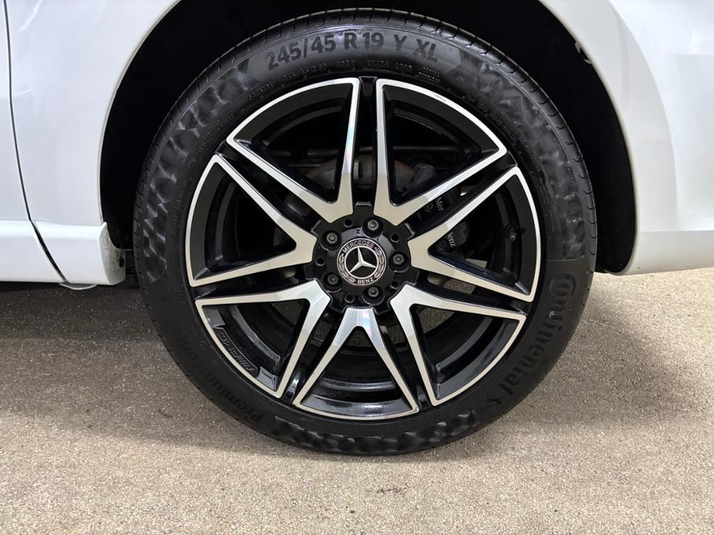 Mercedes-Benz V 300 d 4M AMG - Samsaru's Car Outlet