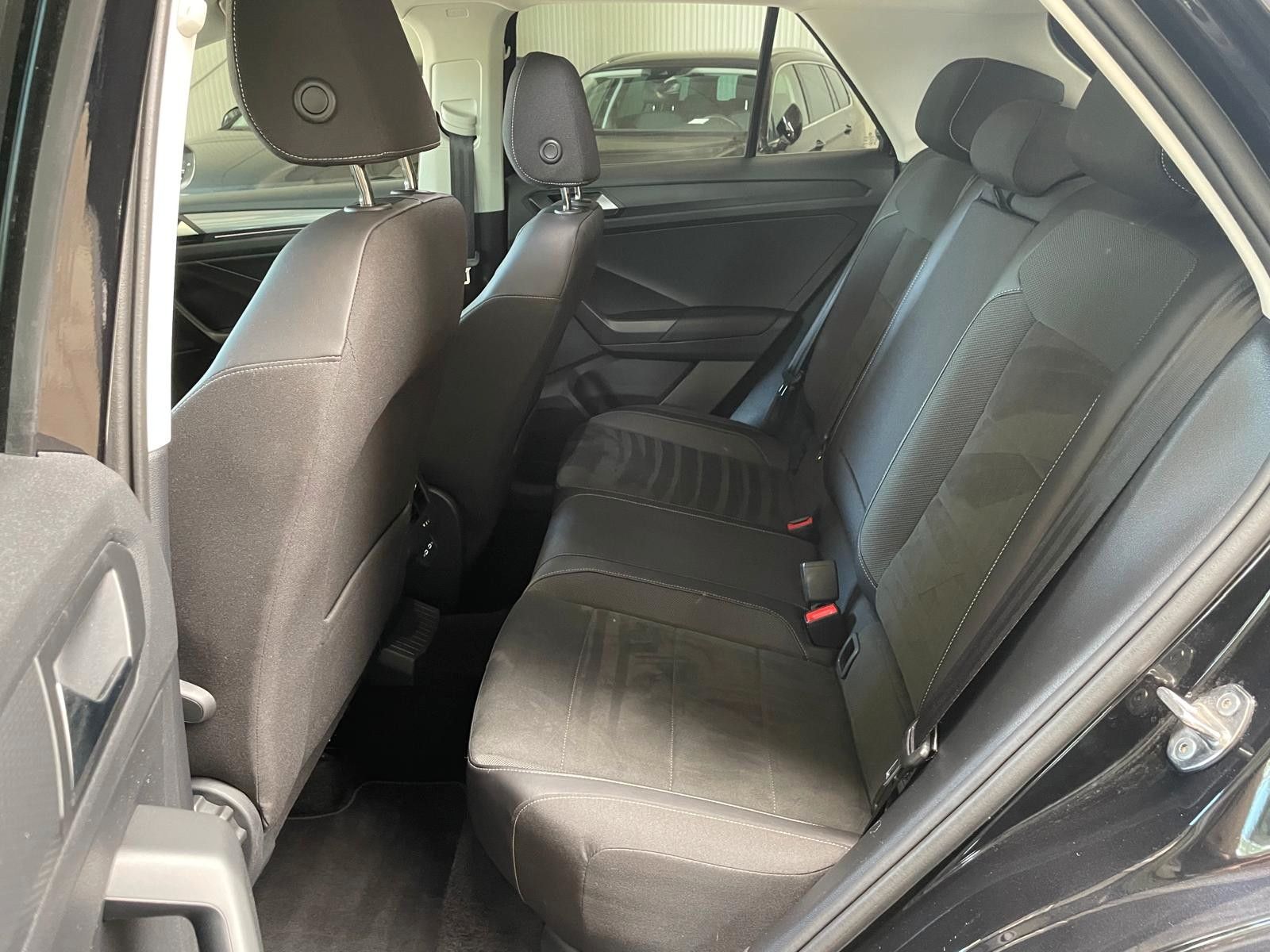Volkswagen T-Roc 1.0 TSI Style - Samsaru's Car Outlet
