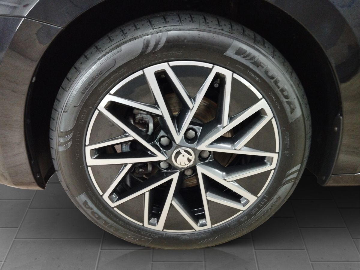 Skoda Octavia Combi 1.5 TSI Style - Samsaru's Car Outlet
