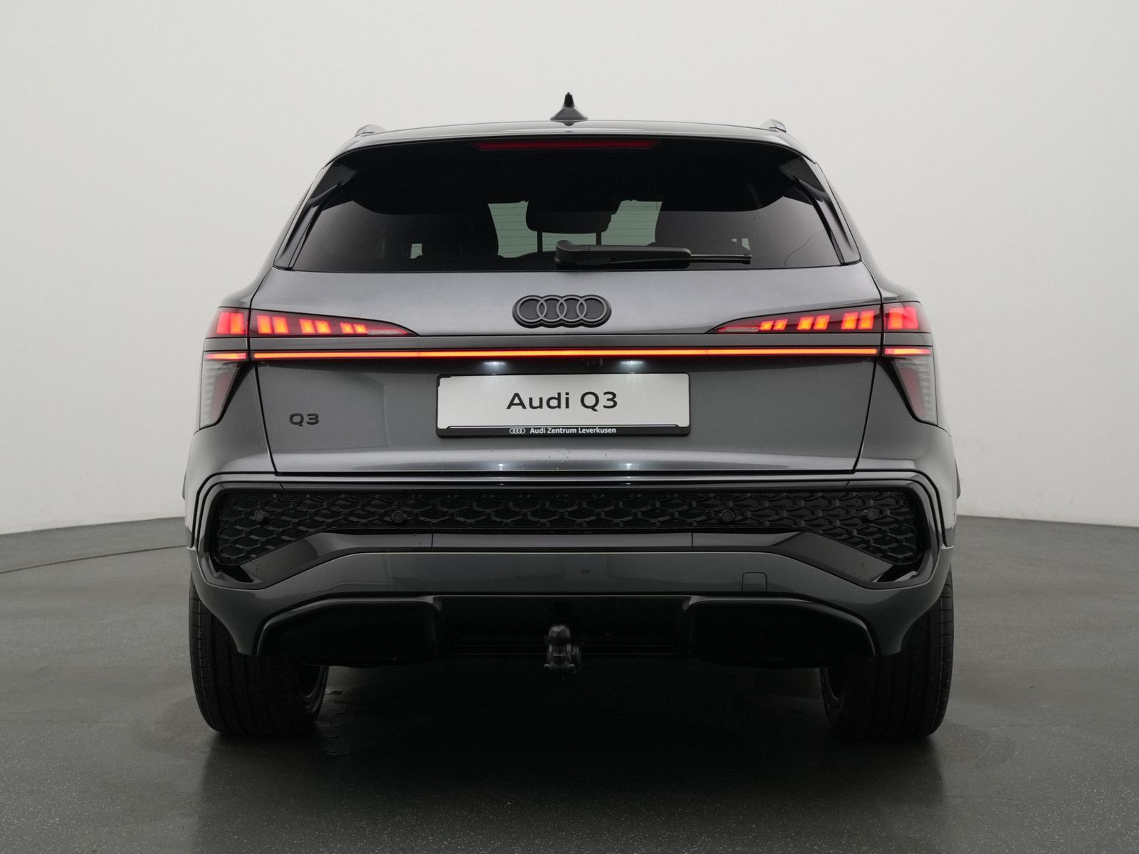 Audi Q3 S tronic S line MATRIX AHK PANO HUD SONOS NAV