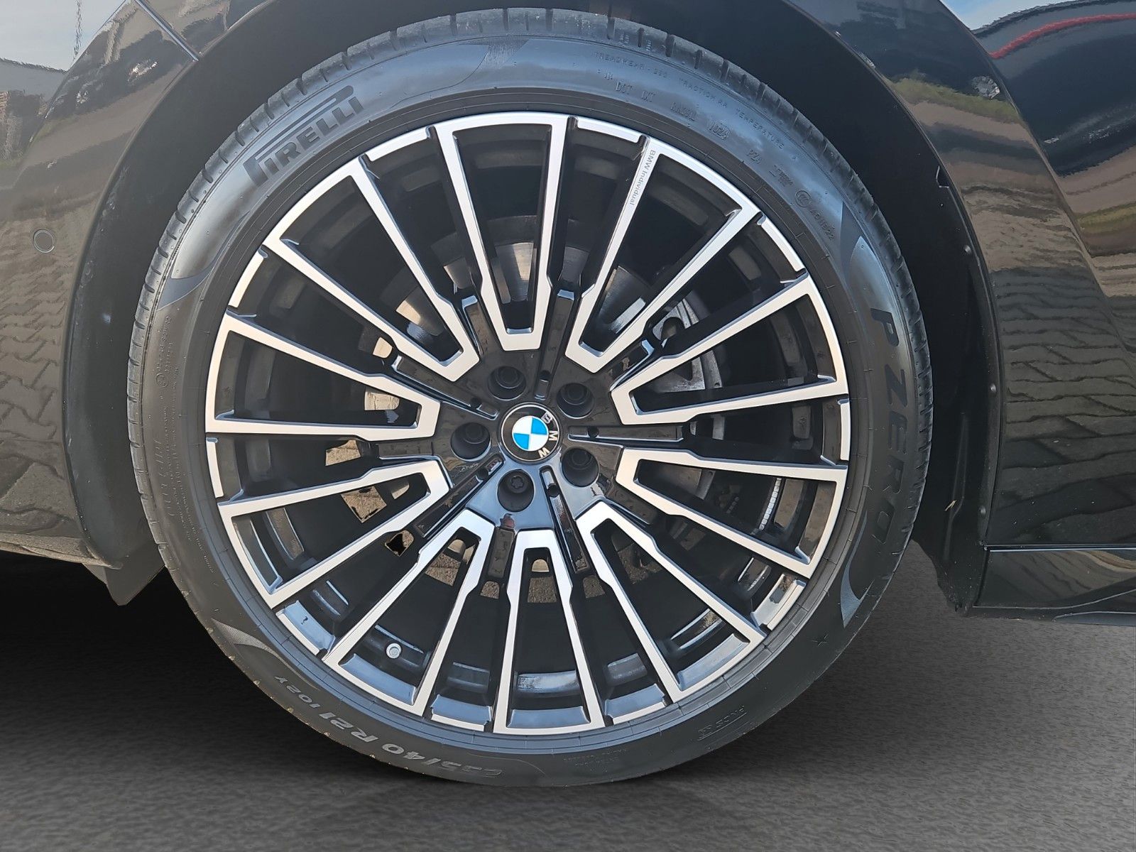 BMW 740 d xDrive MSport Iconic Massage Standhzg