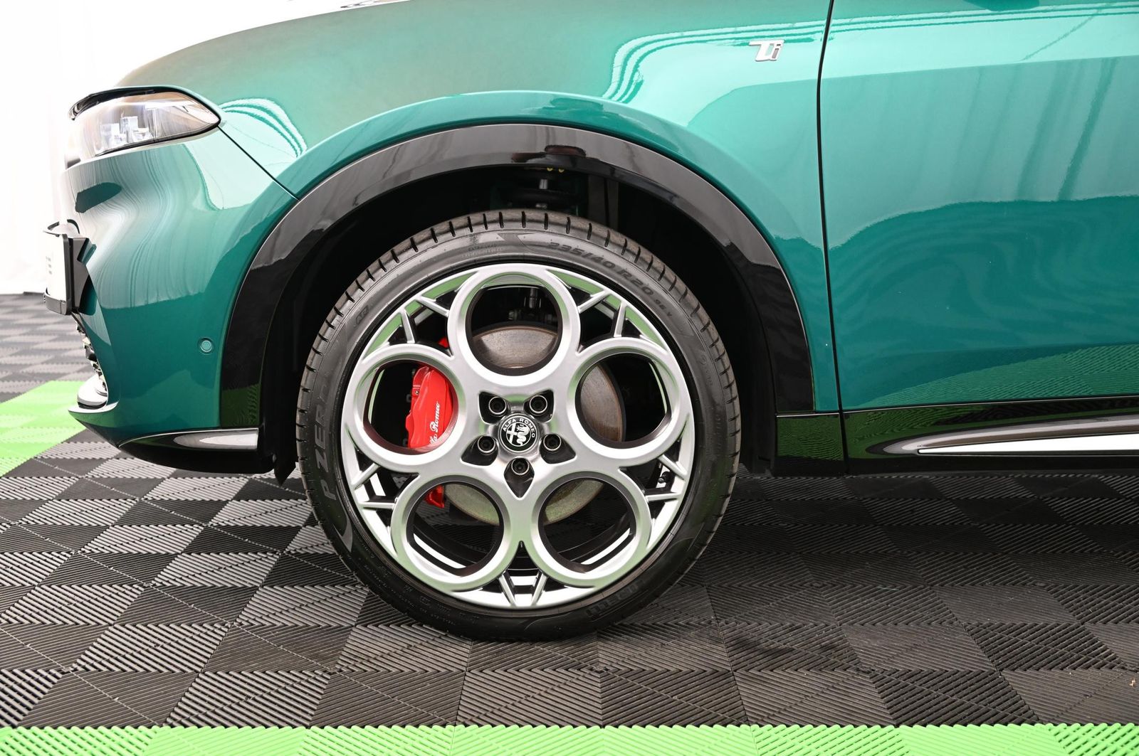 Alfa Romeo Tonale 1.3 PHEV 280 Q4 Ti LED/PANO/BREMBO/20